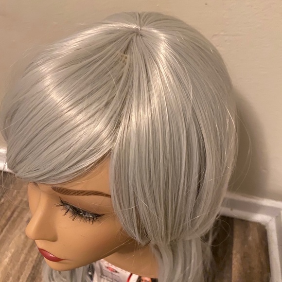 Gray curled wavy 27inch wig - Picture 5 of 8